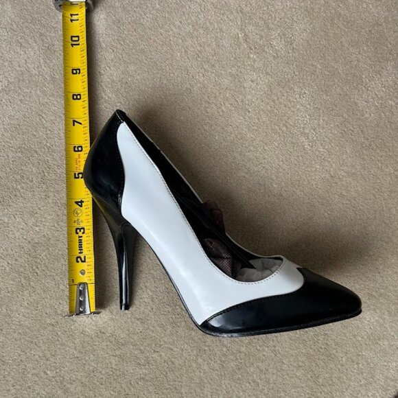 Pleaser Black and White Spectator Pumps - Size 9M - New in Box - Picture 6 of 7